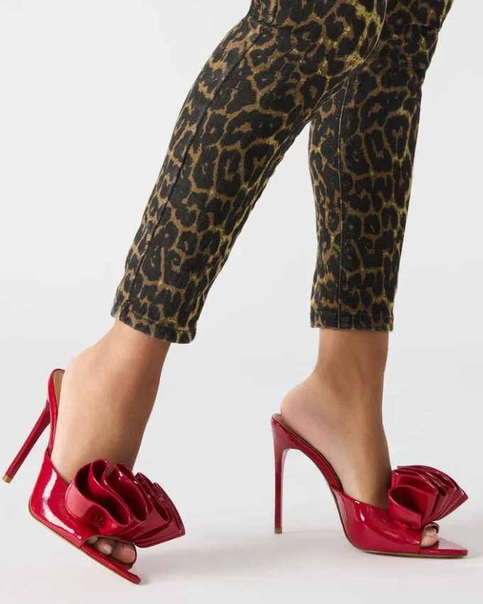 Affinity roșu lăcuit