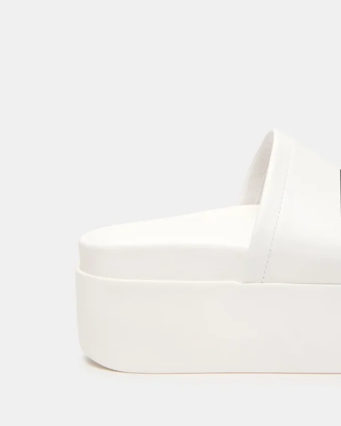 Arwen din piele albă