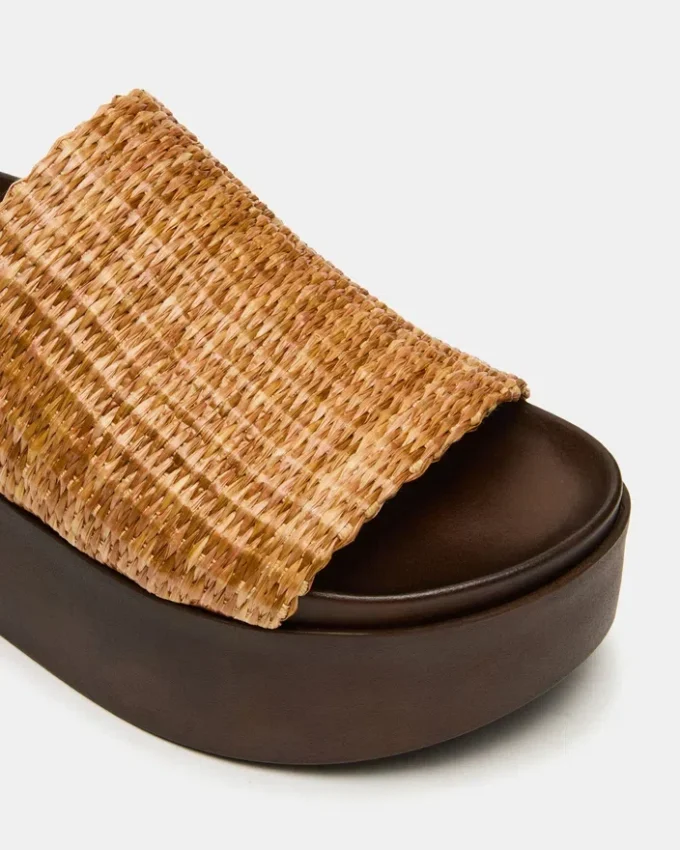 Arwen Rafie naturală