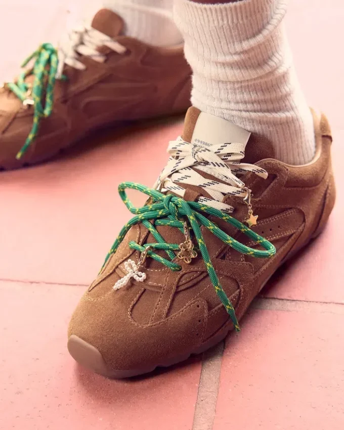 Aziel din piele de căprioară de culoare camel