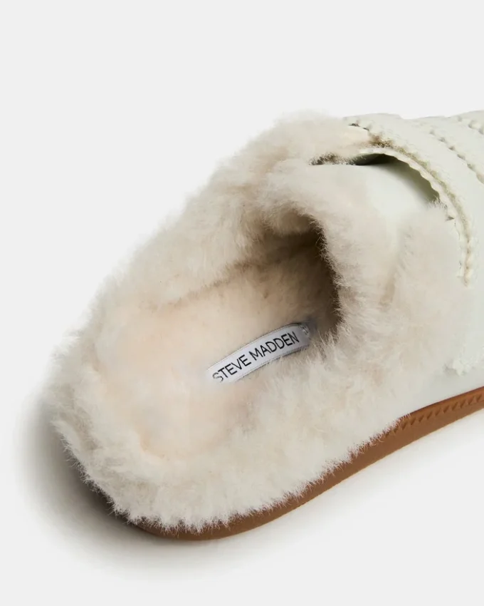 Beca White Beca White