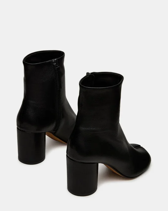 Caro din piele neagră