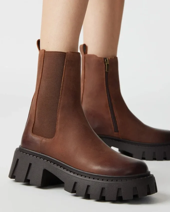 Charges Maro Distresat