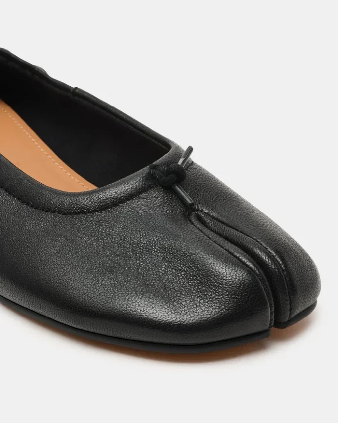 Cyra din piele neagră