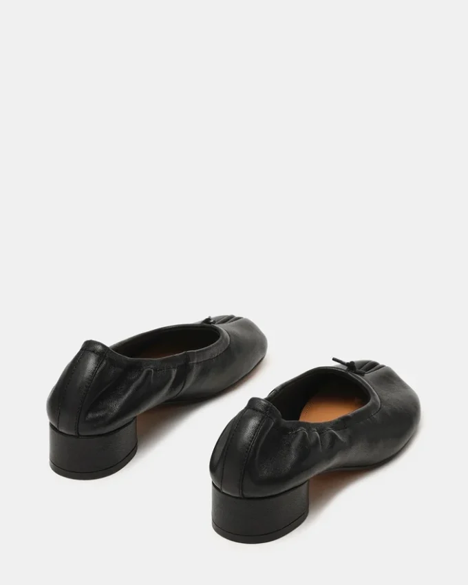 Cyra din piele neagră