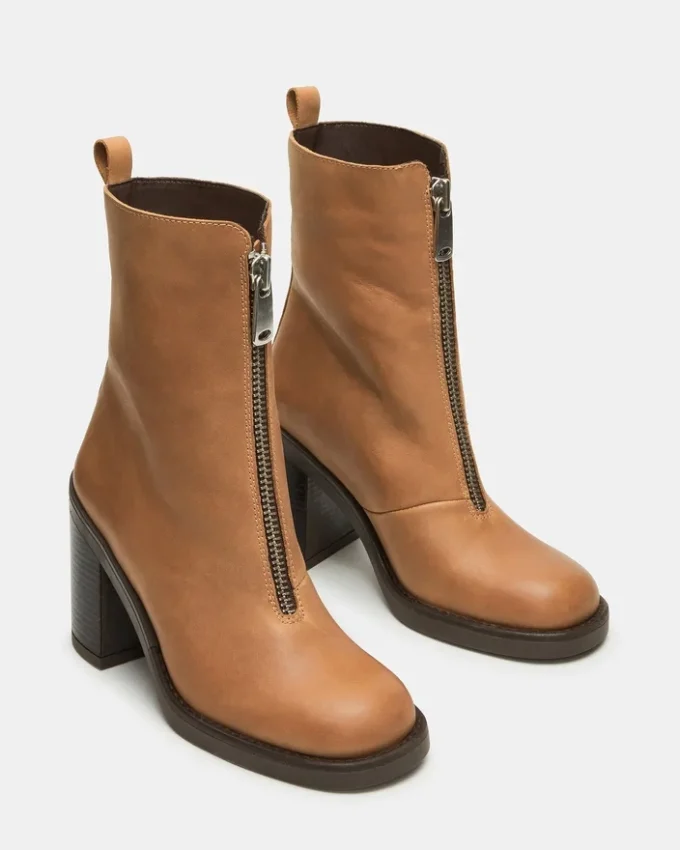 Declan din piele de culoare coniac