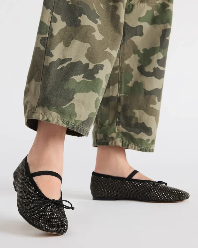 Delara Negru cu strasuri multiple