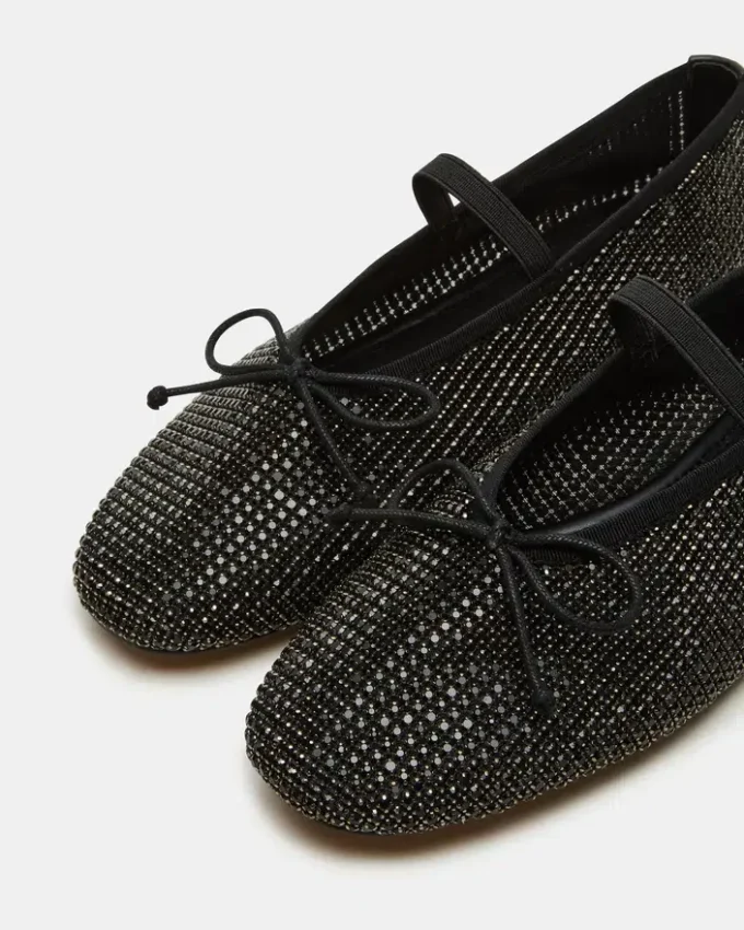 Delara Negru cu strasuri multiple