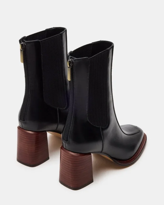 Downtown din piele neagră