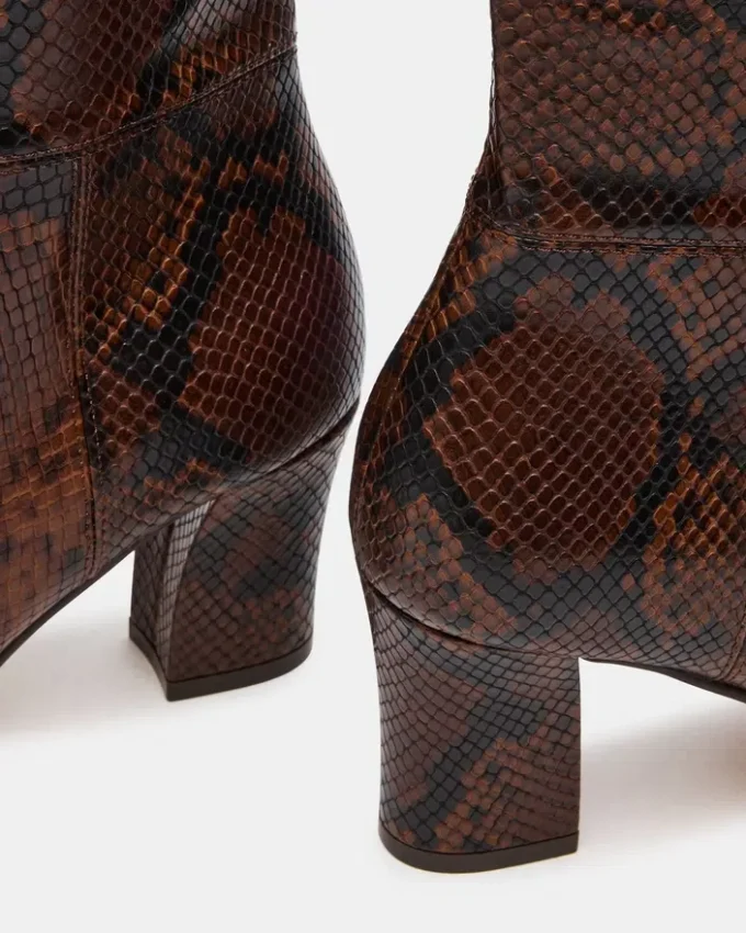 Elliot Brown Snake Elliot Brown Snake