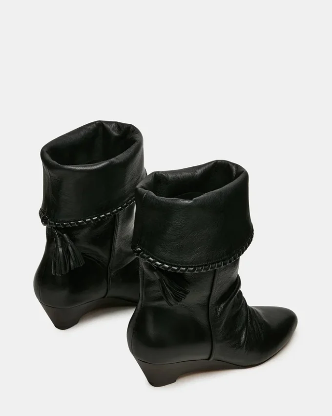 Enaya din piele neagră