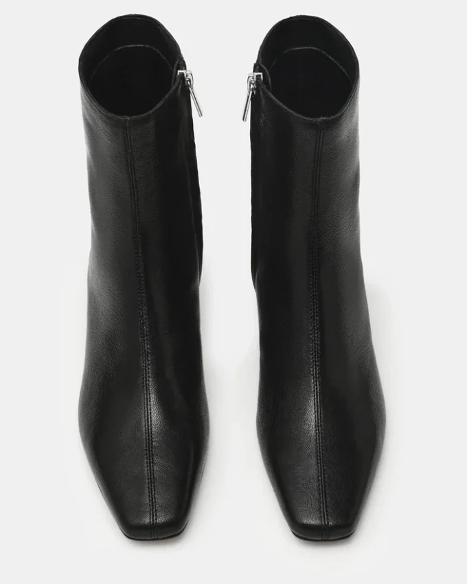 Flaire din piele neagră Flaire din piele neagră