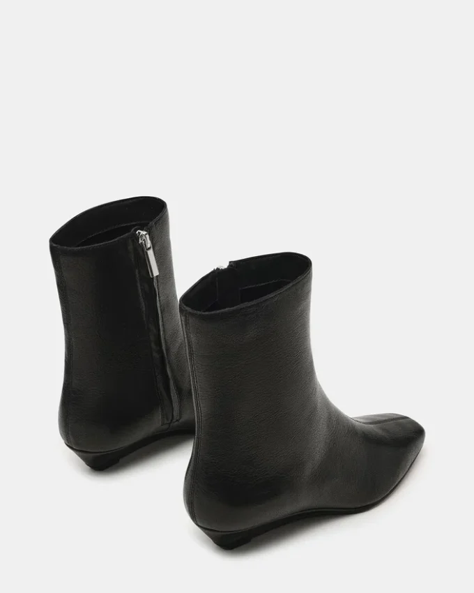 Flaire din piele neagră Flaire din piele neagră