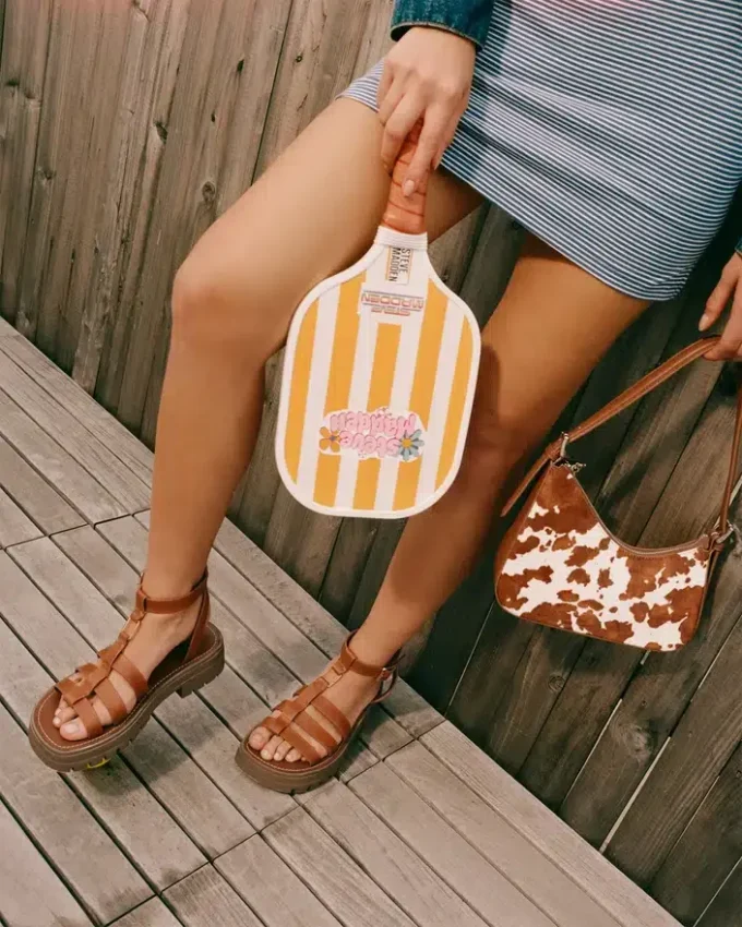 Geantă Smith maro cu imprimeu de vacă