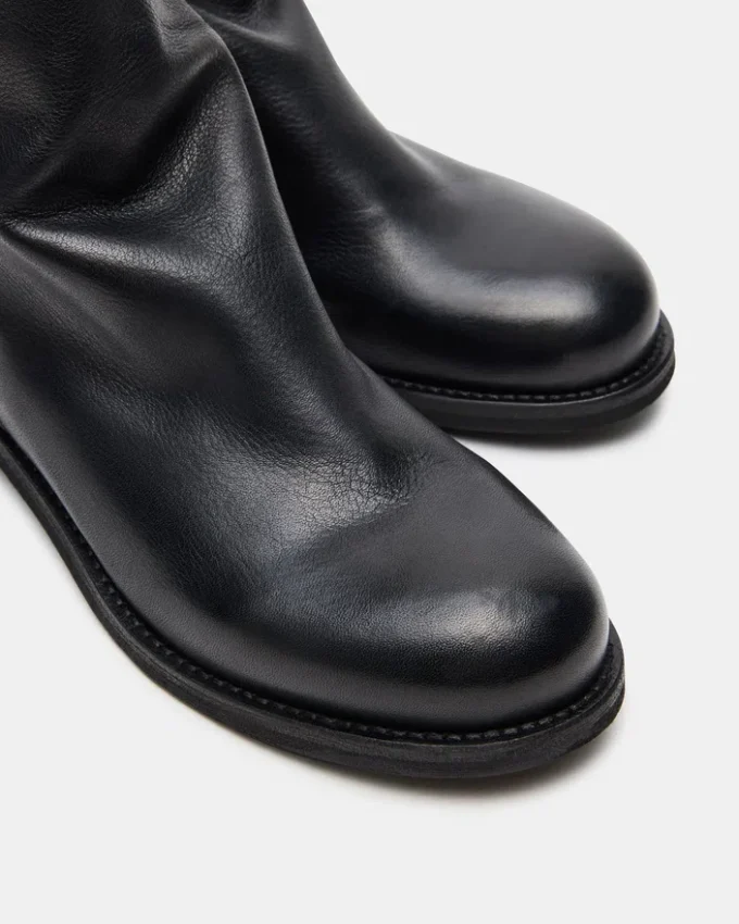 Hughie din piele neagră