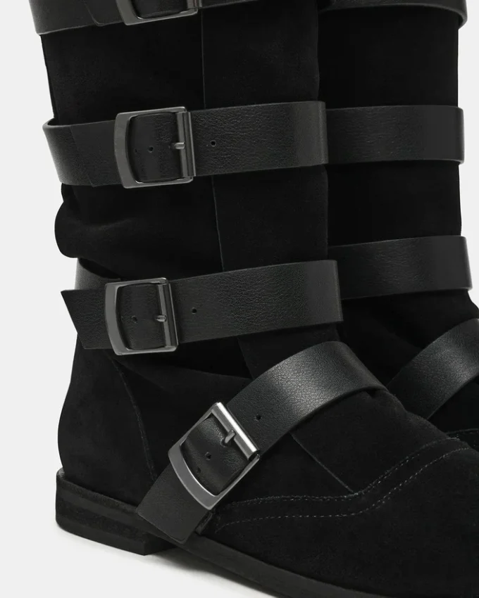 Indio din piele de căprioară neagră