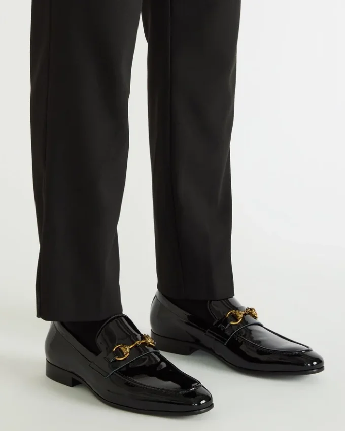 Jakiro negru lăcuit