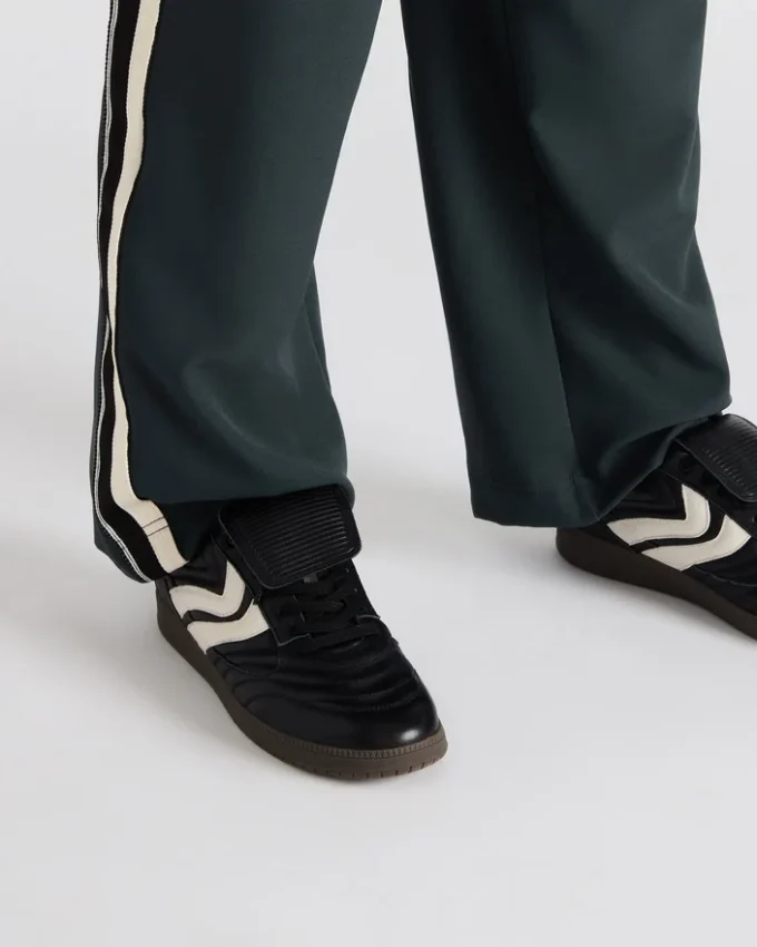 Janos Piele neagră Janos Piele neagră