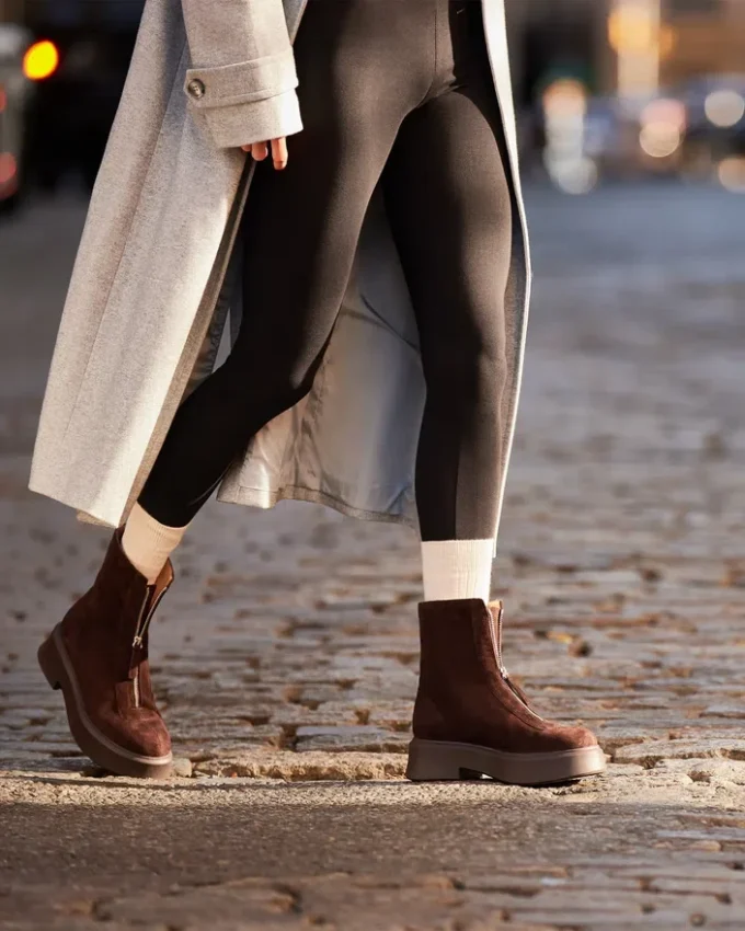 Jones din piele de căprioară maro ciocolatiu Jones din piele de căprioară maro ciocolatiu