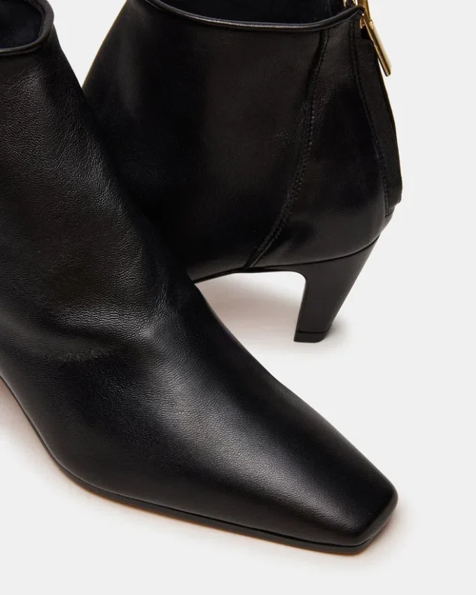 Juno din piele neagră Juno din piele neagră