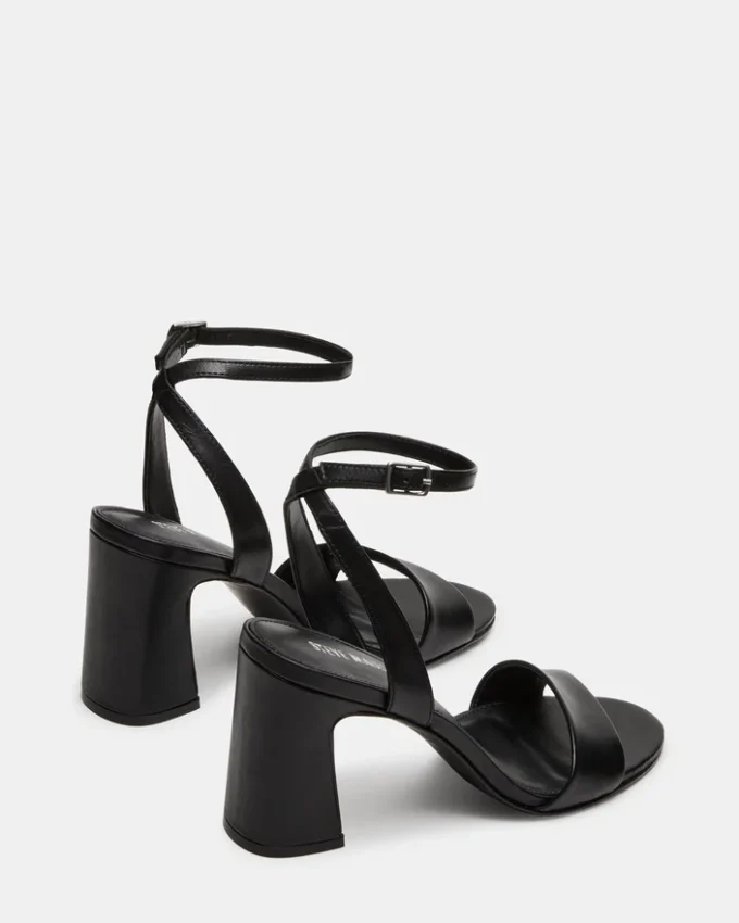 Larah din piele neagră Larah din piele neagră