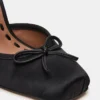 Larina din satin negru