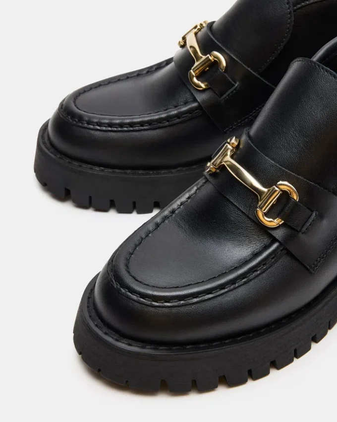 Leon din piele neagră