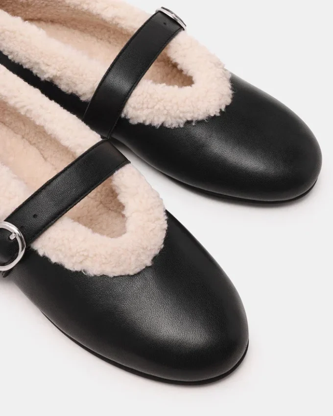 Lodge din piele neagră