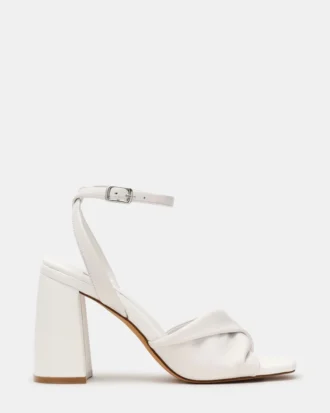 Mandy din piele albă