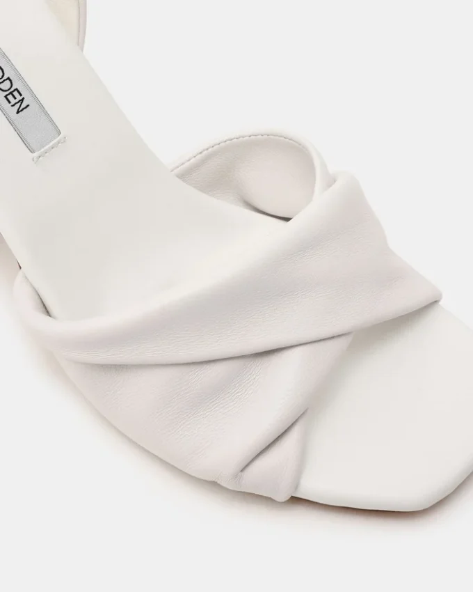 Mandy din piele albă