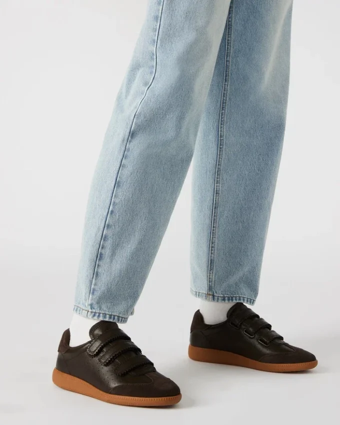 Momentum din piele de căprioară maro