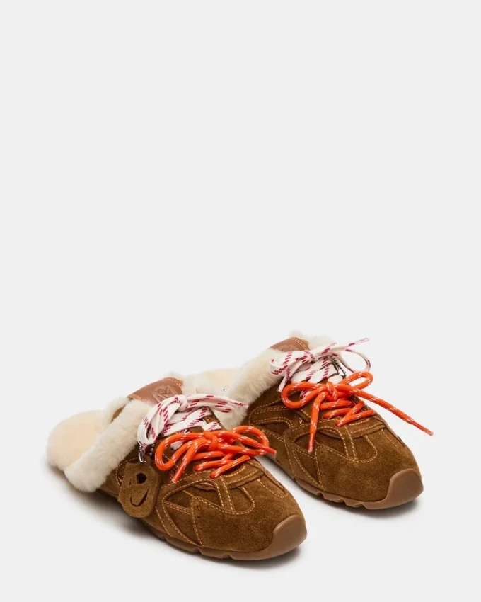 Mule Aziel din piele de căprioară maro cu blană artificială