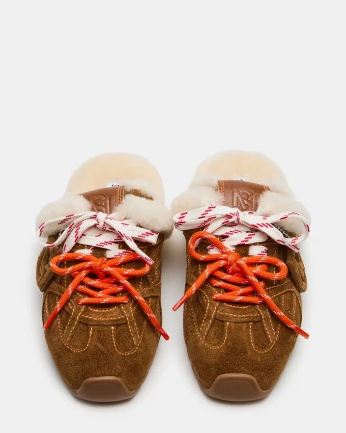 Mule Aziel din piele de căprioară maro cu blană artificială