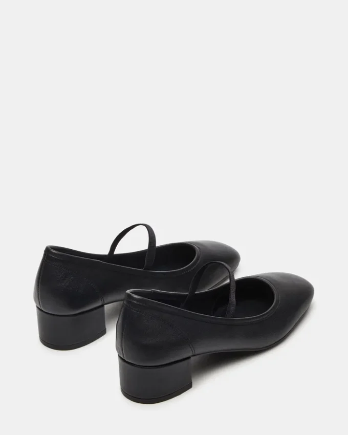 Mural din piele neagră