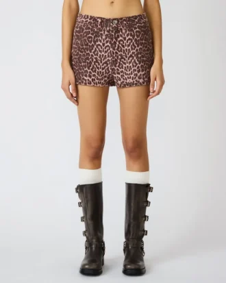 Pantaloni scurți Cait cu imprimeu Hot Spots