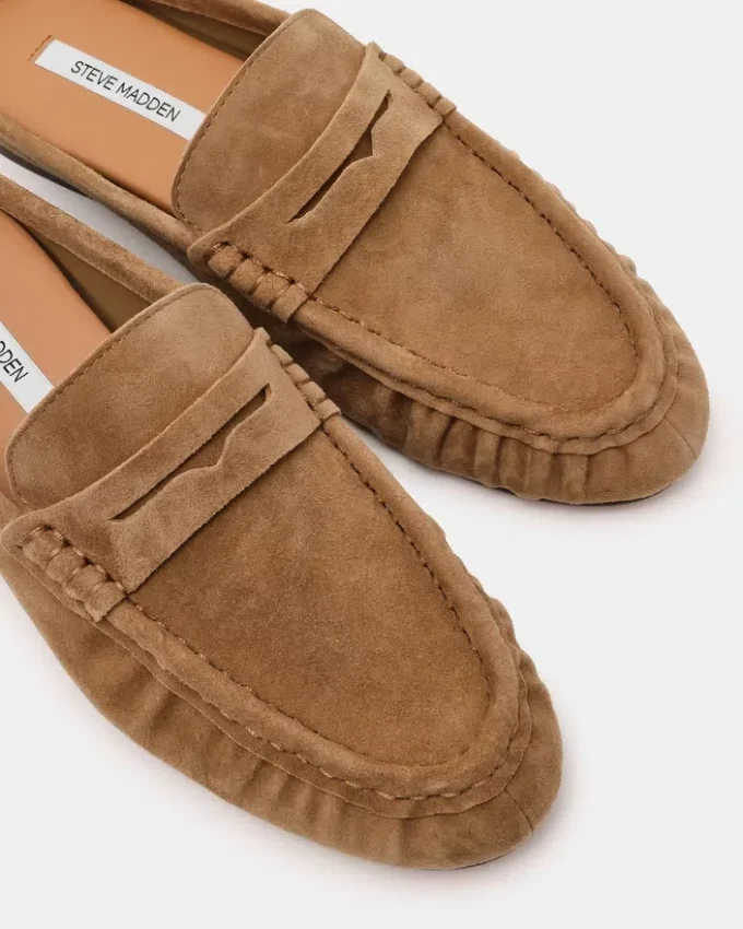 Rafe din piele de căprioară de culoare gri-maro Rafe din piele de căprioară de culoare gri-maro