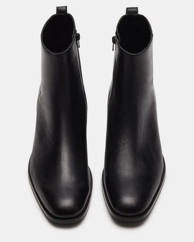 Richie din piele neagră