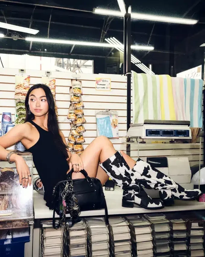 Riggs Negru cu imprimeu de vacă Riggs Negru cu imprimeu de vacă