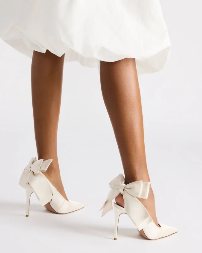 Satin de culoarea ceștii de ceai Satin de culoarea ceștii de ceai