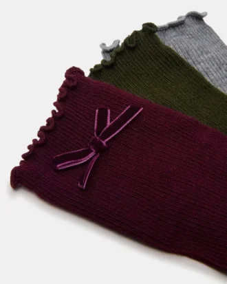 Set de 3 perechi de Șosete scurte cu nervuri și fundiță din catifea Folly, culoare cireș