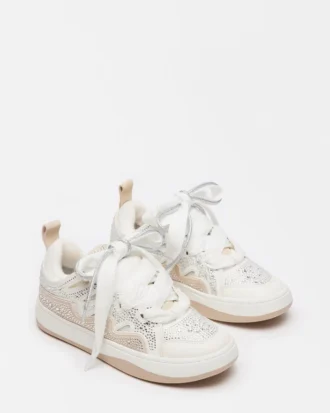 Strasuri albe strălucitoare