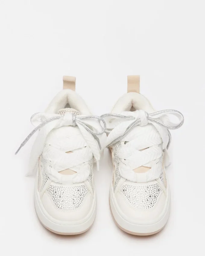 Strasuri albe strălucitoare