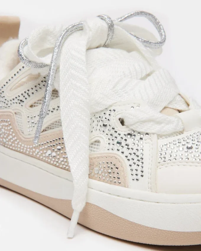 Strasuri albe strălucitoare