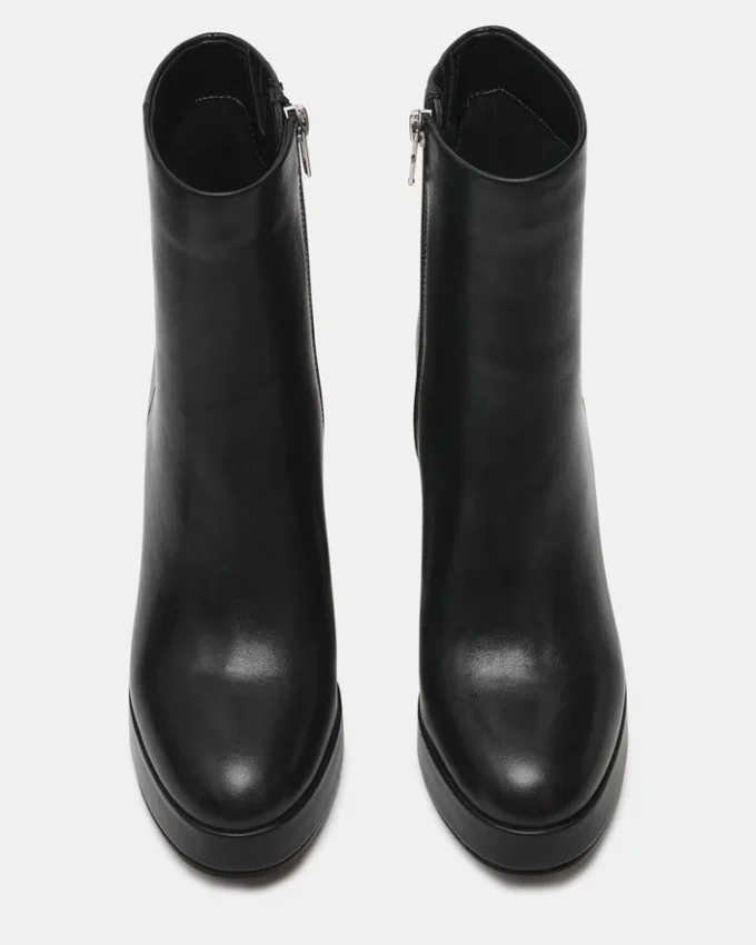 Tyra din piele neagră