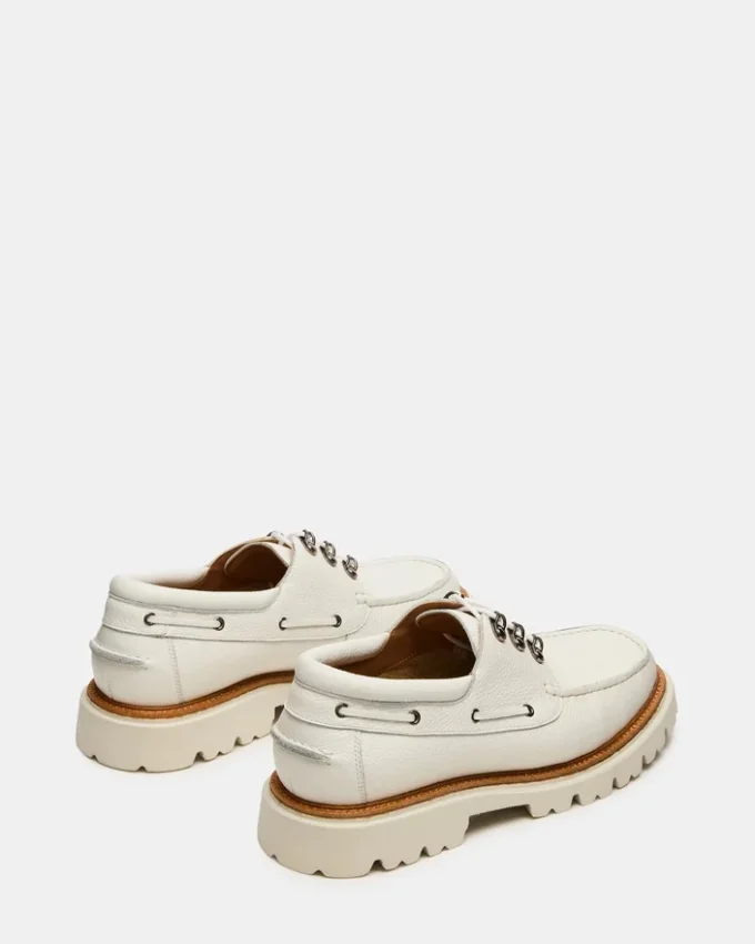 Victor din piele albă